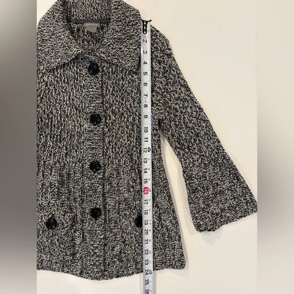 Ann Taylor Chunky Bell Sleeve Knit 98% Cotton Cardigan Black Gray White Stretchy - Picture 2 of 13